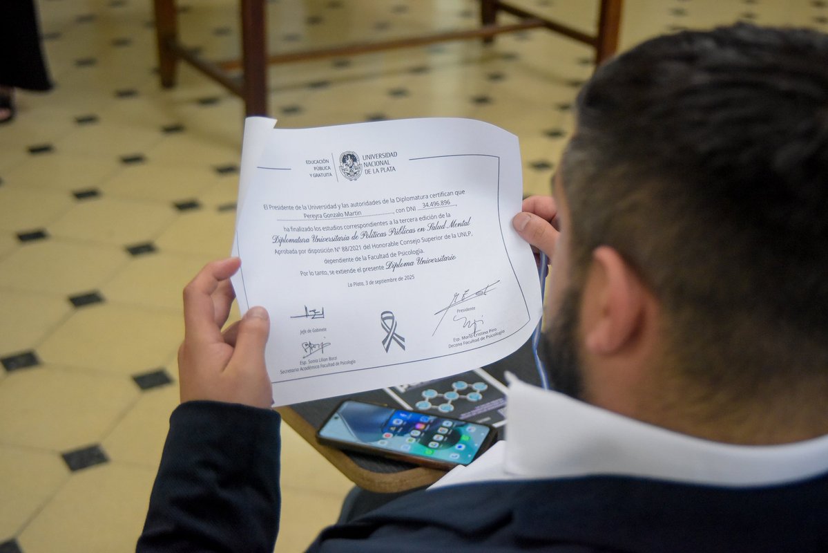 nkreplak's tweet image. Presentamos un número especial de la Revista Salud Publica sobre Salud Mental en la Provincia ✨📖

💬 Este nuevo número y refleja la transformación que estamos construyendo de manera colectiva e interdisciplinaria a partir de investigación y prácticas que fortalecen el modelo de…