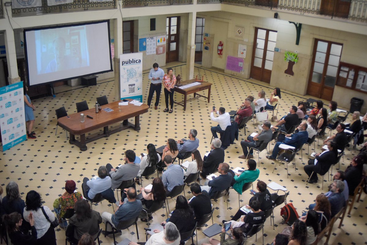 nkreplak's tweet image. Presentamos un número especial de la Revista Salud Publica sobre Salud Mental en la Provincia ✨📖

💬 Este nuevo número y refleja la transformación que estamos construyendo de manera colectiva e interdisciplinaria a partir de investigación y prácticas que fortalecen el modelo de…