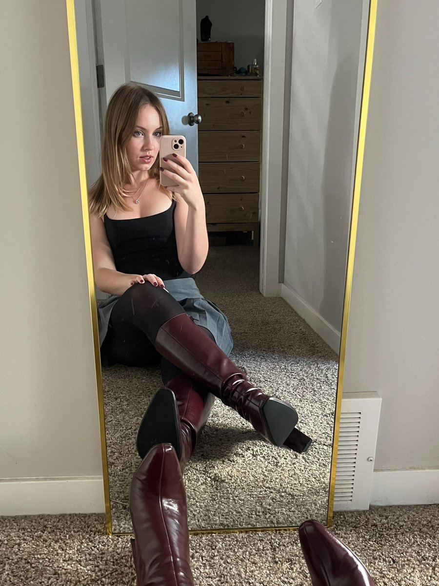 777GoddessAlexa's tweet image. It’s all so easy when you’re pretty 💅