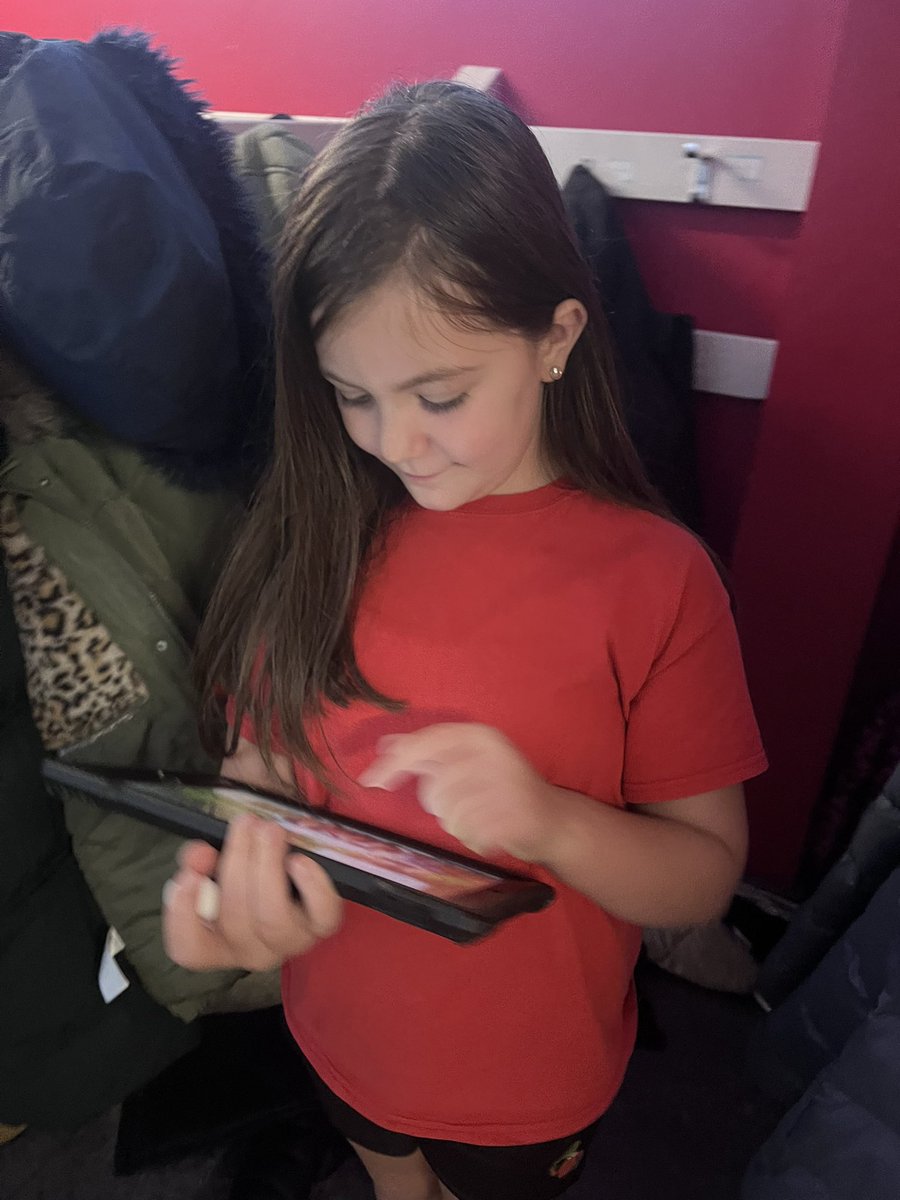 P5a were excited to show off their Spanish knowledge of ‘mi familia’ today to <a href="/MrsFarrell_CCPS/">Mrs Farrell DHT CCPS</a> we hope you were impressed! We had fun recording our new vocabulary 🇪🇸 <a href="/CorpusChristi_K/">Corpus Christi PS</a>