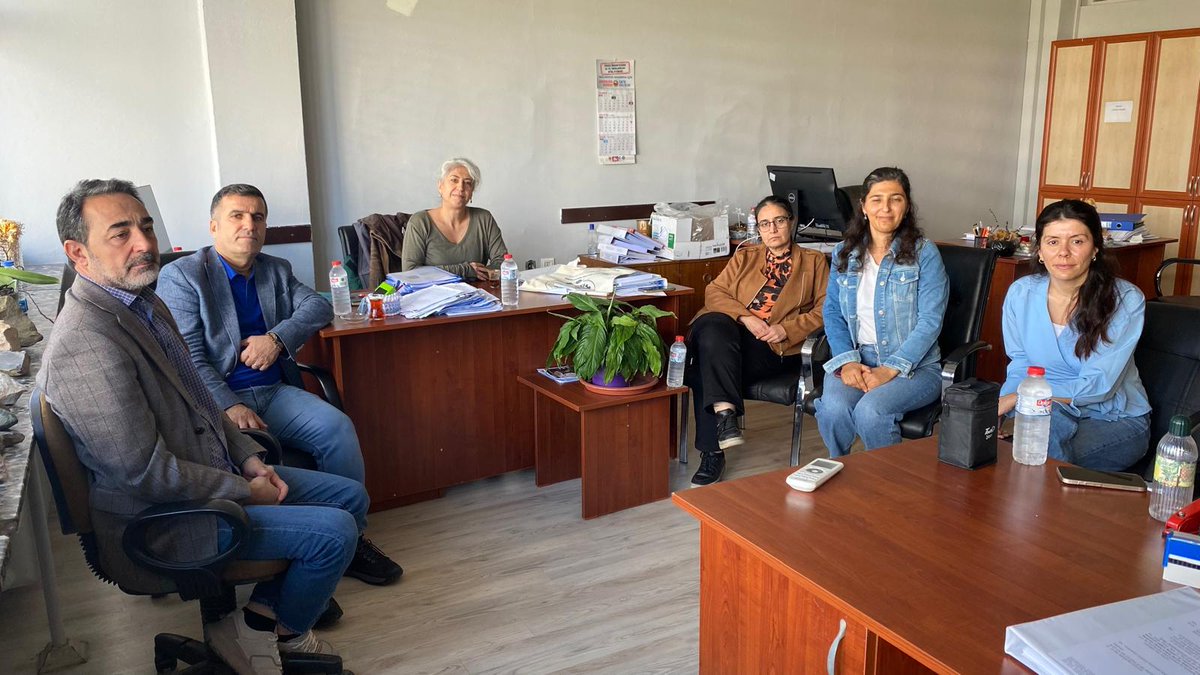 22 Kasım'da Adana'da "Geçinemiyoruz! Halk için bütçe, demokratik Türkiye" şiarıyla gerçekleştireceğimiz bölge mitingi hazırlıkları kapsamında Örgütlenme Sekreterimiz Hamit Cansever ve Urfa şube yöneticilerimiz DSİ 6. Bölge Müdürlüğü ve MTA Doğu Akdeniz Bölge Müdürlüğü'ne ziyaret