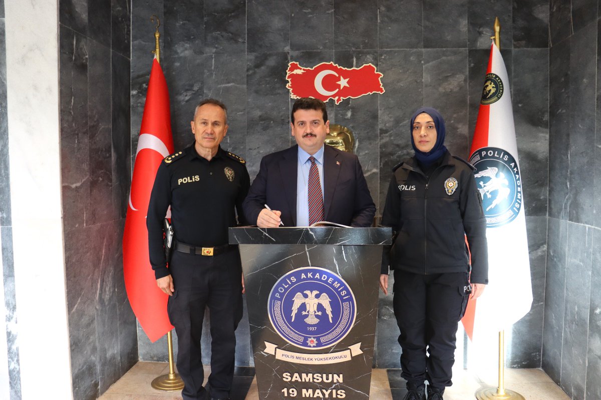20 Kasım 2025 Perşembe günü Polis Akademisi Başkanımız Prof. Dr. Murat BALCI Samsun 19 Mayıs Polis Meslek Yüksekokulunu ziyaret ederek devam eden eğitim faaliyetleri ile ilgili incelemede bulunmuştur.

Ziyarete ayrıca, Polis Akademisi Başkan Yardımcımız 1. Sınıf Emniyet Müdürü
