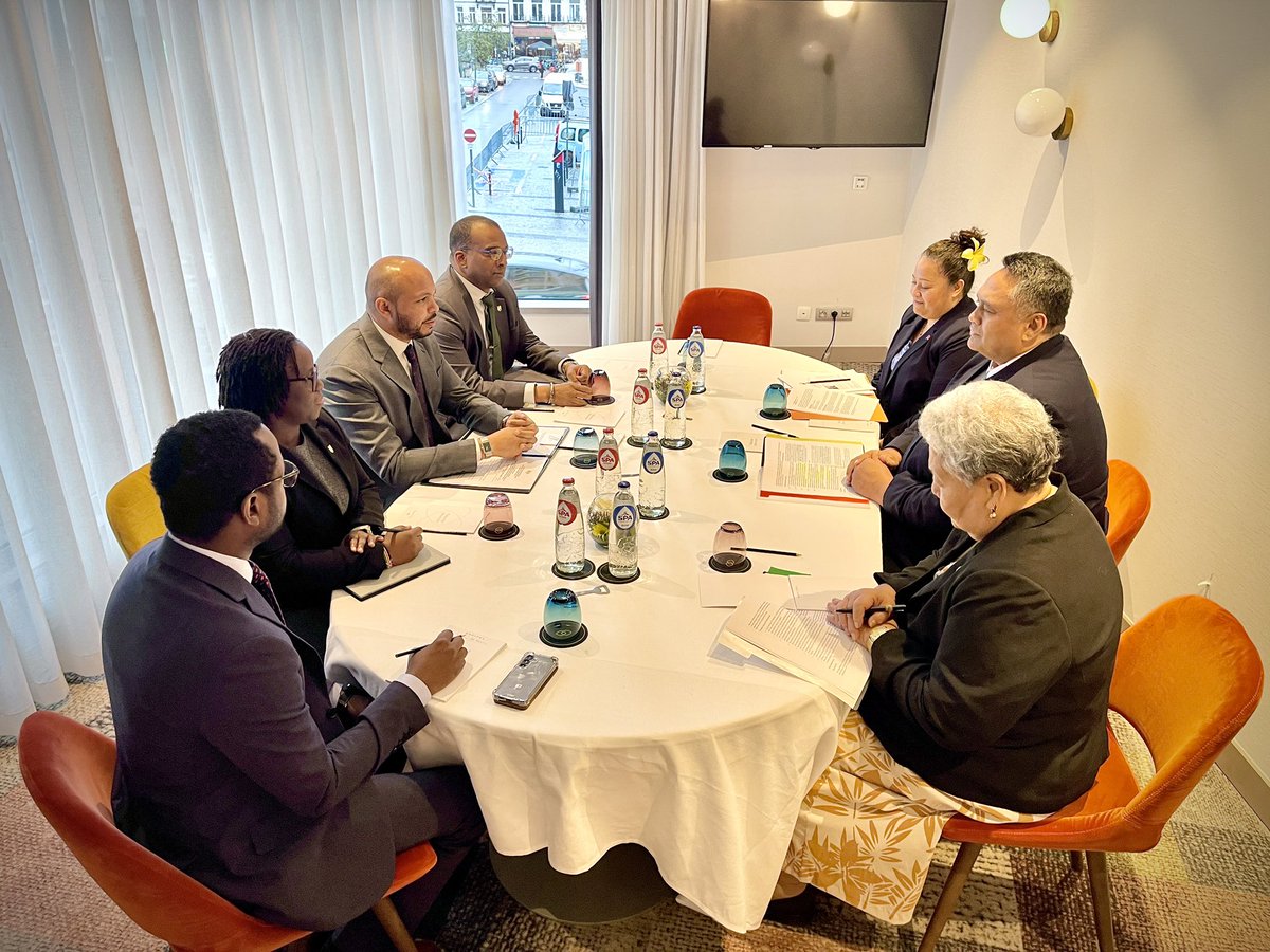 PressACP's tweet image. OACPS Secretary-General H.E. @MBatraki met with Hon. Toelupe Poumulinuku Onesemo, Deputy Prime Minister and Minister of Works, Transport and Infrastructure of the Independent State of Samoa, and current Pacific Regional Coordinator in the OACPS.

The discussion focused on:

🔹…