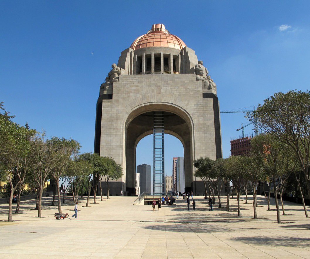 A 115 años de la Revolución Mexicana les compartimos la imagen del monumento  en CDMX en honor a los héroes que dieron la vida por nuestra libertad.

#20DeNoviembre 🇲🇽