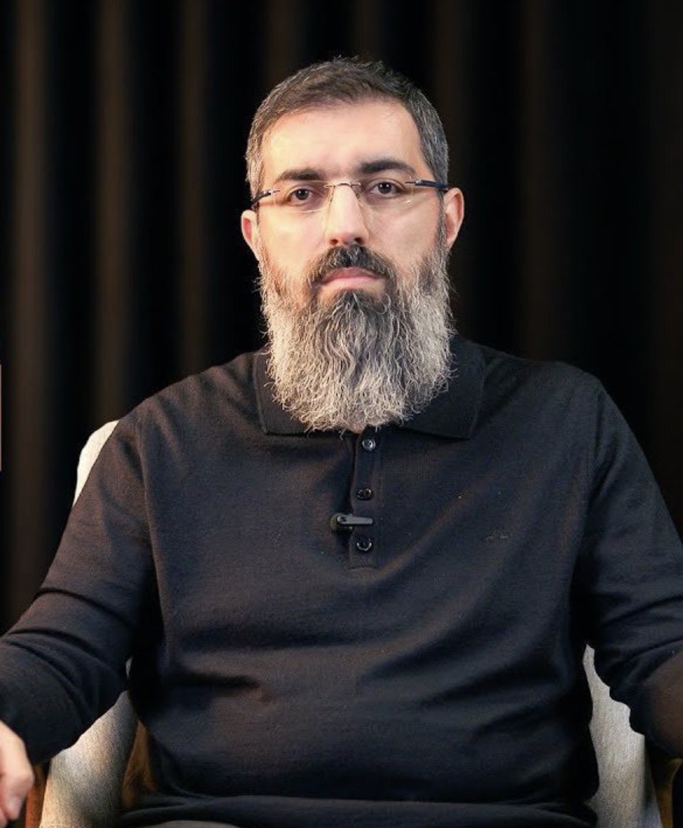 Sistemin çarkı adaletsizlik ve yalan propaganda üzerine tekrar tekrar  dönerek müslümanları hedef alıyor. İzmir olayını bahane ederek haksız tutuklamalar yapıldı. Oysa bu tutuklama sadece Kemalizmi eleştirmek ile alakalıdır. 
#KemalizmKurbanArıyor

Halis Bayancuk