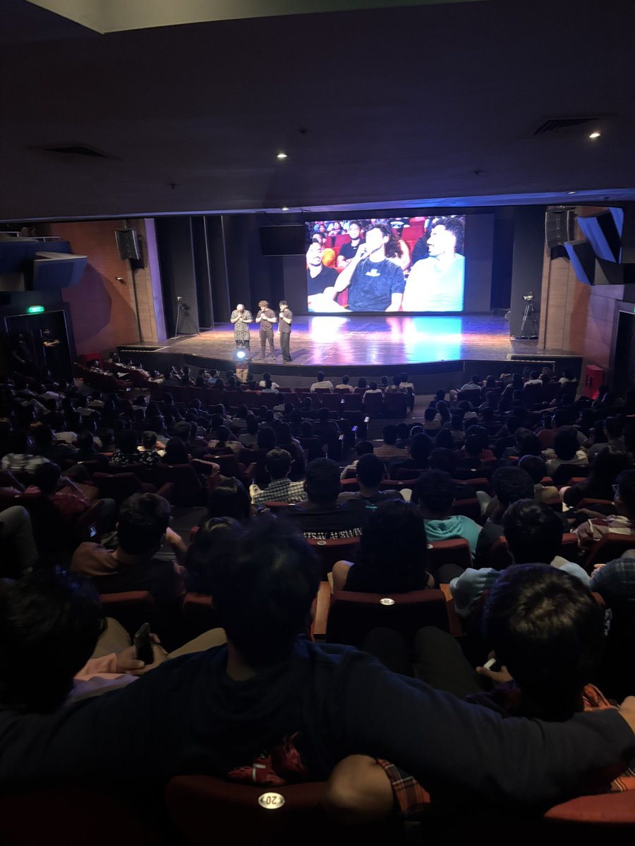 hrishikesshhhh's tweet photo. Went to the @techroastshow Mumbai .
Had a great time!
Austin, Nikita, and Jesse are hilarious IRL, quick on their feet, and perfectly adapted their humor for Indian audiences.
Thanks for the epic show!
#TechRoastShow https://t.co/HHBgj7wcRz