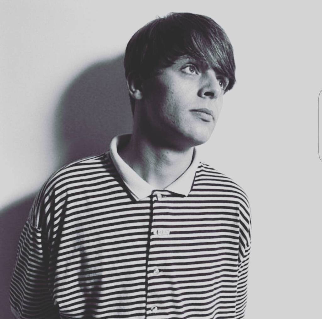 thecoralband's tweet image. RIP Mani. 💔

The basslines that soundtracked our boyhood, and so much more…

“ Your star will shine again someday…”