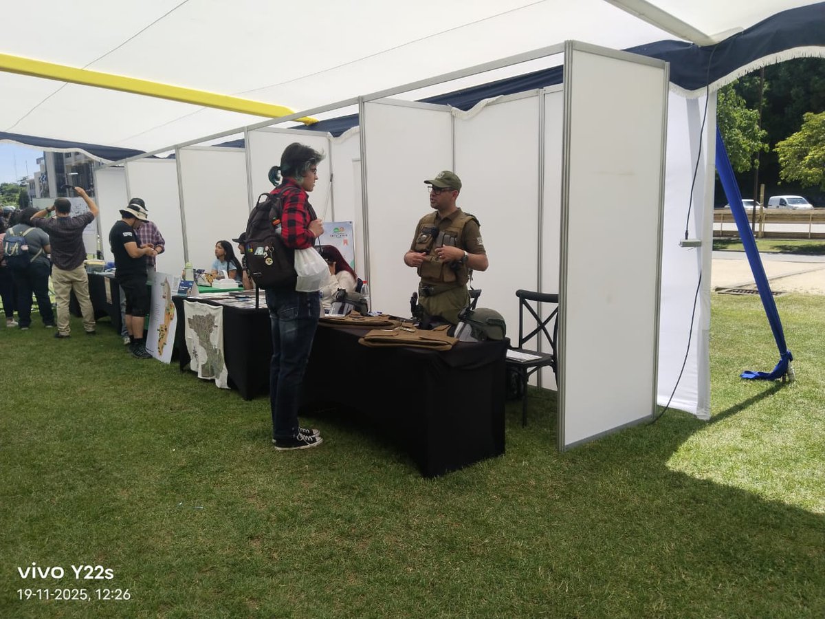 Carabineros de la Patrulla de Prevención de incendios forestales OS-5 de la Prefectura #Concepción, participa en Feria de Prevención de Incendios y Desastres en la Universidad de Concepción, con el fin de entregar información relevante para la prevención de incendios forestales.
