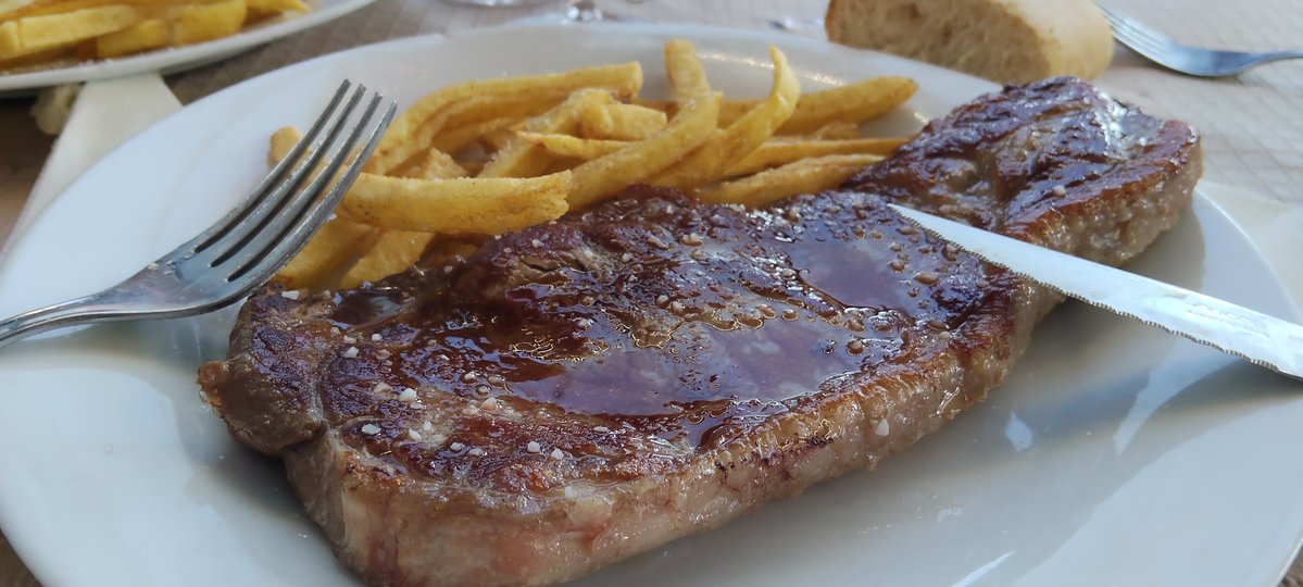 JAVIERCASTRO96's tweet image. Una especie de comida de trabajo que al final fue a más. Restaurante Río Ebro del polígono industrial de Guarnizo. Pues todo n
Muy bien 😎