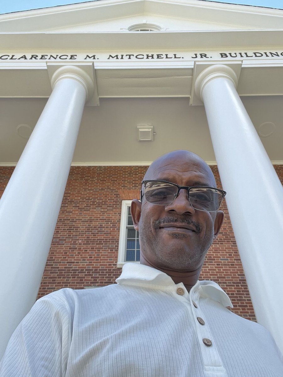 DoniGlover's tweet image. 30 years ago, I promised Dean T.J. Bryant I’d earn my doctorate. This fall, I walked onto UMD’s campus to fulfill that vow.

From my first ugly website to BMORENews.com to earning my Master’s at 60—this journey is divine order.

Read ➡️ bmorenews.com/divine-order-f…

#DBA