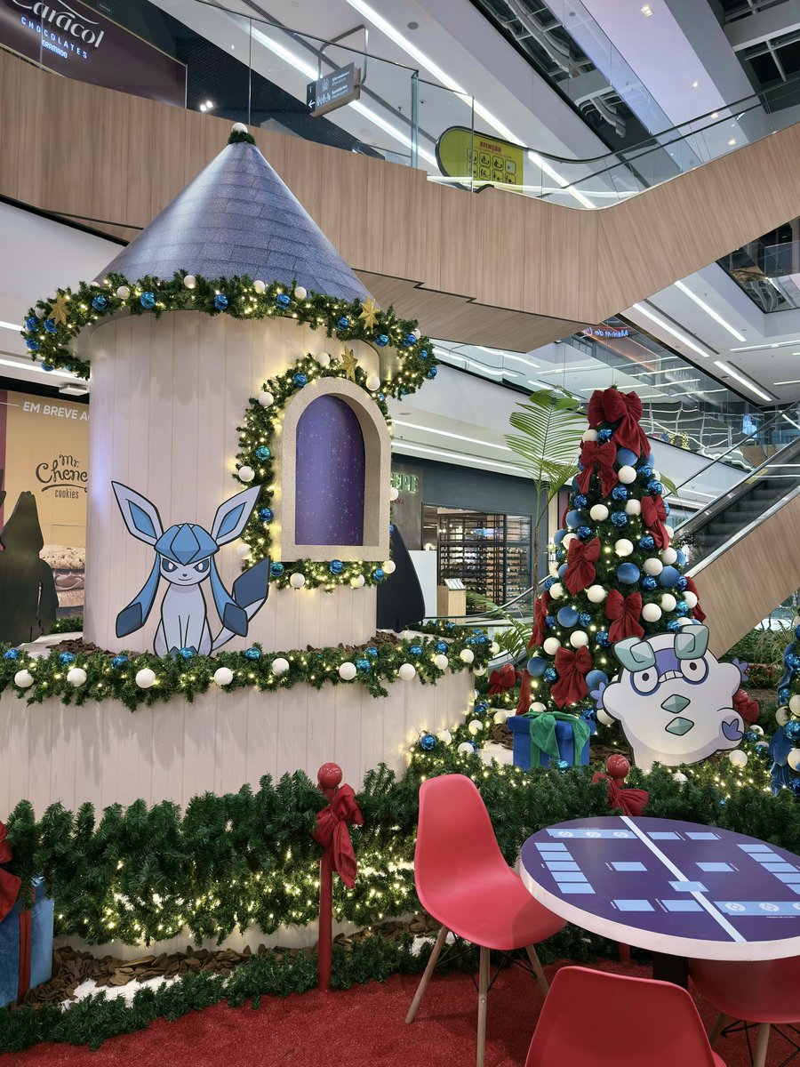 mimiofthvalley's tweet image. E a decoração de Natal do Shopping Parque da Cidade que é de Pokémon