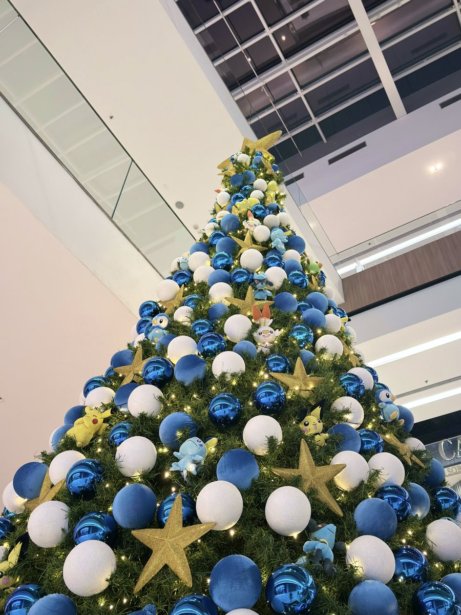 mimiofthvalley's tweet image. E a decoração de Natal do Shopping Parque da Cidade que é de Pokémon