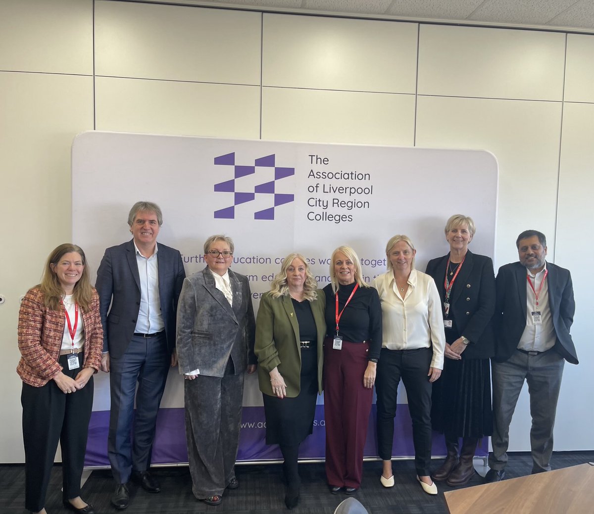 FECollegesLCR's tweet photo. Great meeting today with College Principals, ⁦⁦⁦@LCRMayor⁩ Steve Rotherham, Julia Kinniburgh Director General DfE and College Principals from all of our ⁦@FECollegesLCR⁩. #LoveourColleges https://t.co/smUhMeq4ic