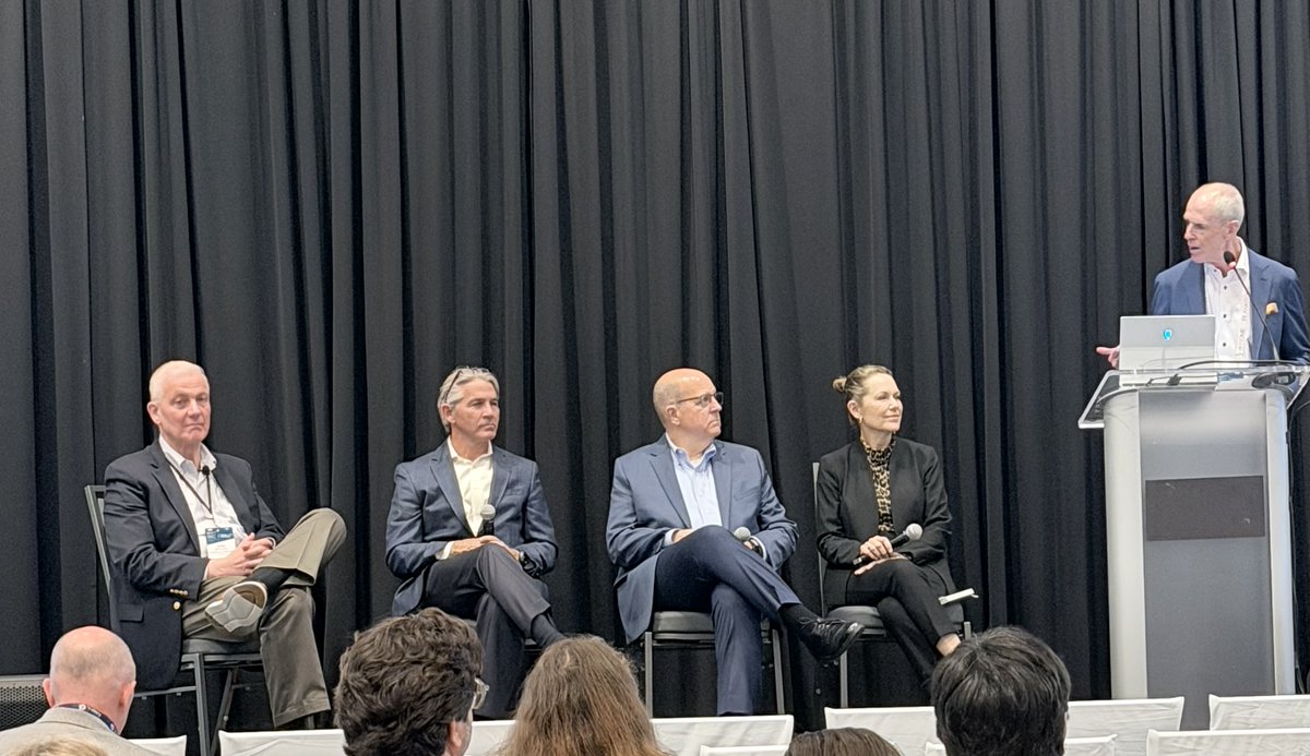 Dan_Vee's tweet image. Small Businesses thrive because of the magnifier effect; they help one another learn, grow, and succeed.
We experienced how well this works at the @SFNet_National 81st The Small Businesses thrive because of the magnifier effect; they help one another learn, grow, and succeed.

We…