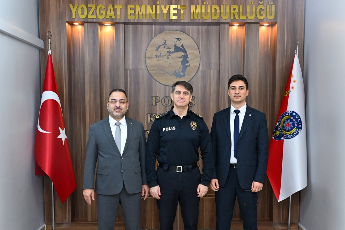📌 Polis Başmüfettişi Sayın Ahmet YÜCESOY, 
📌 Aile ve Sosyal Hizmetler İl Müdürlüğünde Sosyal Çalışmacı olarak görevli Sayın Büşra İNAN ve Sayın Neslihan CENGİZ ,
📌 Vakıf Katılım Bankası Yozgat Şube Müdürü Sayın Bülent TOKGÖZ ve Sayın Doğukan YÜCESOY,
📌 İleri Gazetesi Genel