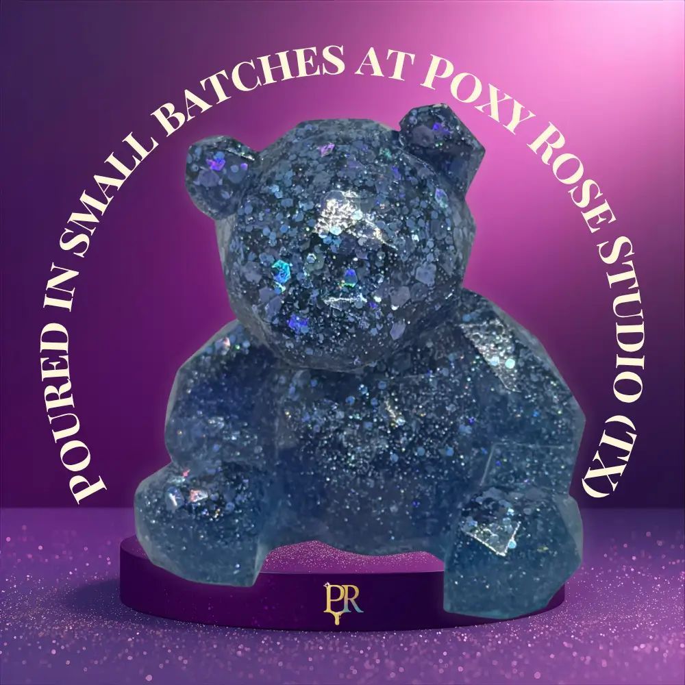 Poxy_Roses's tweet image. Blue glitter, glossy resin, and the sweetest little shape.
poxyrose.com/blue-resin-bea…

#handmadegifts #BlueResinBear #poxyrosedispatch