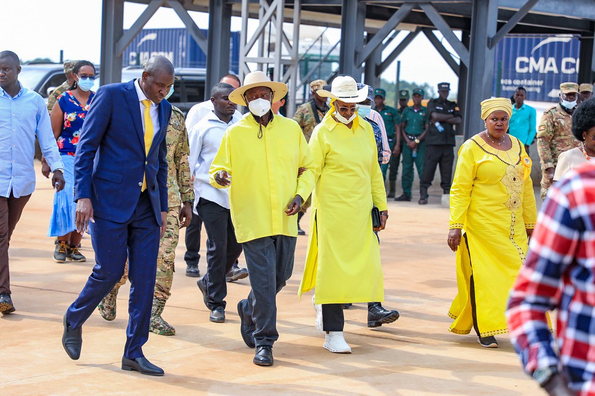 Stella827388's tweet image. President Yoweri Museveni and Maama Janet today commissioned the DEI Group Advanced Agro-Processing Park and the new starch manufacturing plant in Busambo, Namasagali.  #ProtectingTheGains   #Busoga4M7 #Kadaga #LiveNow  #lufc  #NyegeAt10  #PayWithAirtelMoney