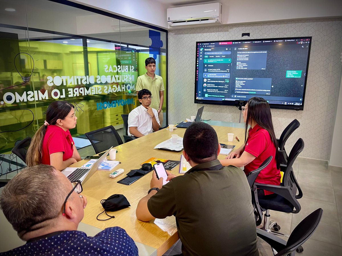 GobMeta's tweet photo. ✅💻Avanzan los retos de transformación digital en el Meta. Ahora el turno es para los estudiantes de la Unillanos que aceptaron el desafío de la empresa Avellano y trabajan en el desarrollo de un chatbot que impulsará la eficiencia y atención en su área comercial. 🎯✔️ https://t.co/BUkkCPIggt