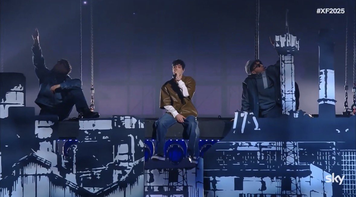 Patri27102022's tweet image. Cantare con una bella voce è un dono, ma arrivare dritto al cuore di chi ascolta…beh, quella è magia pura.Non serve la perfezione tecnica,serve l&apos;emozione vera. La passione batte sempre la nota giusta❤️
#XF2025 #Telly #XFactor