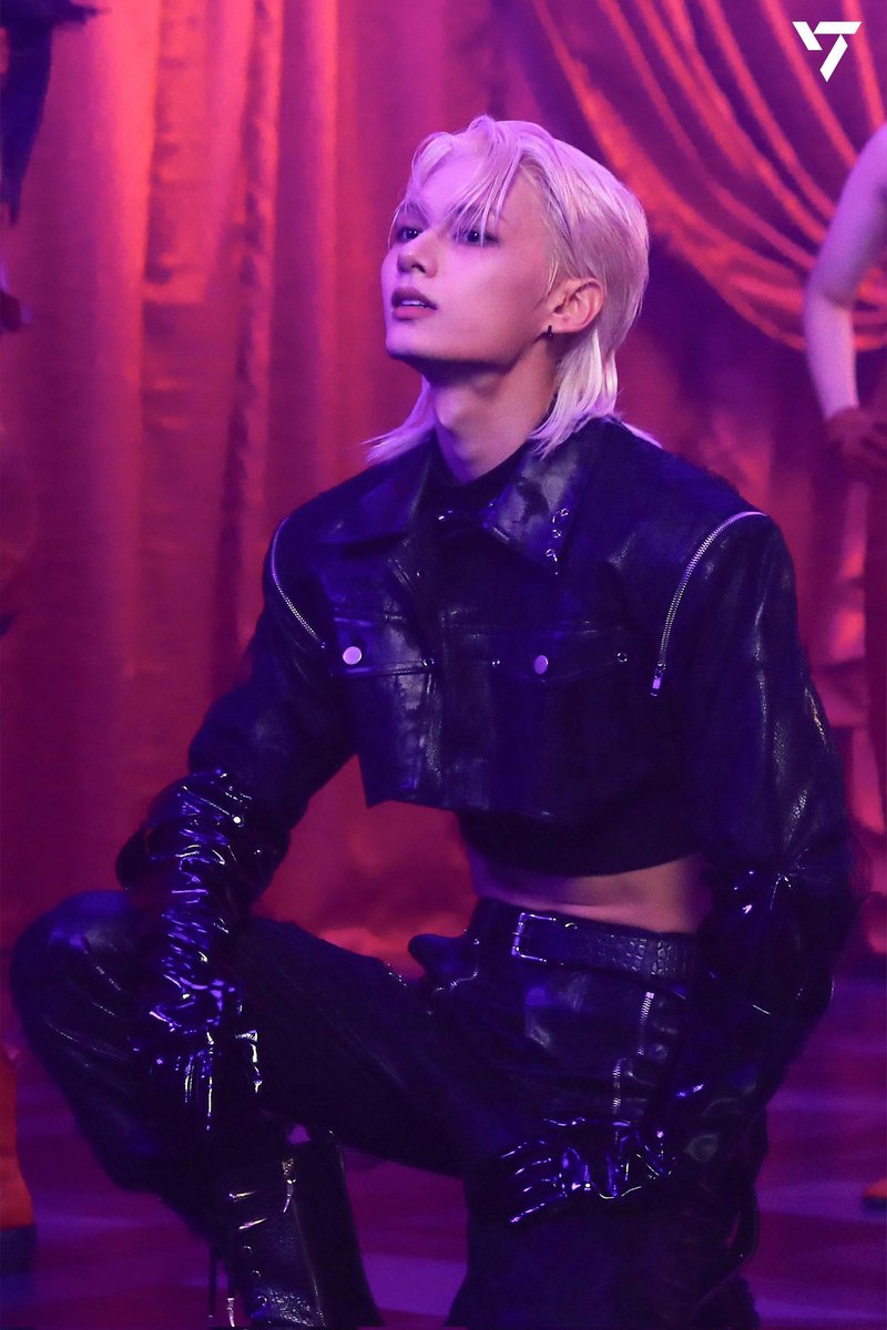 bamzidan's tweet image. Veo a muchas de 25+ años alteradas por el físico del niño de cortis...

les presento a Wen Junhui de Seventeen