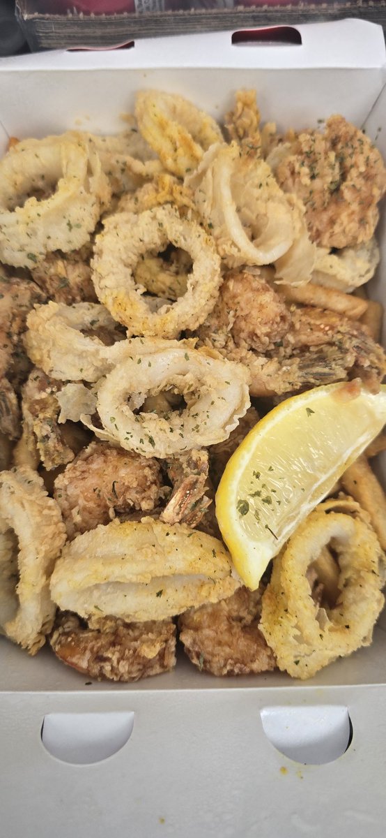 Loaded Shrimps &amp; Calamari on the go!🔥