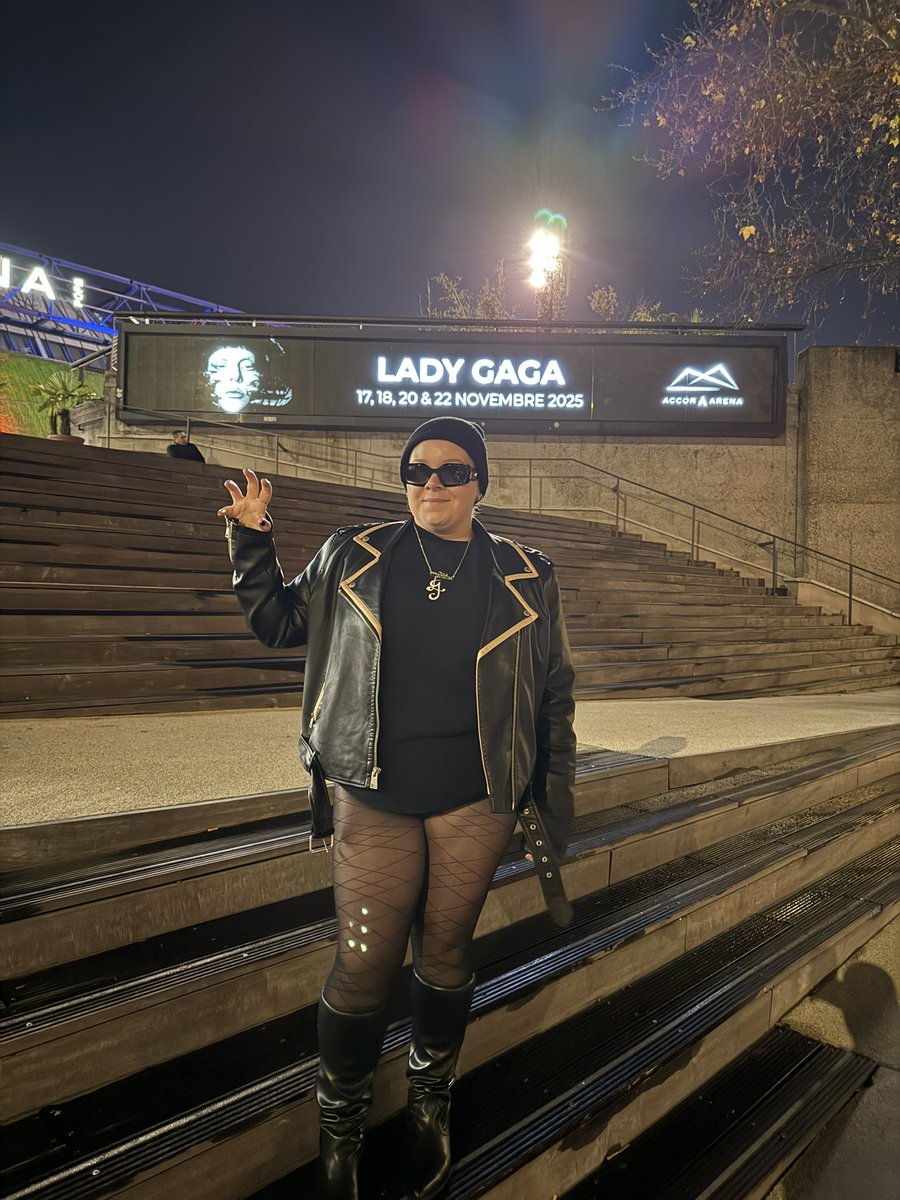 Slay in panties in Paris #MAYHEMBALL