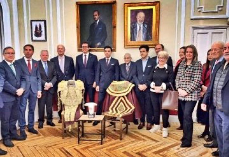Madrid anoche en el <a href="/CtroRIOJAMadrid/">CENTRORIOJANO/Madrid</a> entrega del XXI Trofeo Vestido de Luces Rioja y Oro otorgado a Morante de la Puebla, que no pudo acudir a recogerlo, por su faena en San Isidro.  También se entregó el Capote de Paseo al diestro a <a href="/JuandeCastilla/">Juan de Castilla</a> por su esfuerzo y pundonor