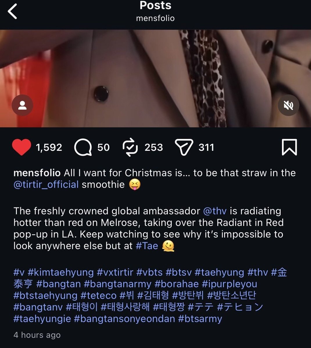 borahae3095's tweet image. [INFO] 🐯🐻

MENSFOLIO via Instagram:

&quot;Tudo o que eu quero para o Natal é... ser aquele canudo no smoothie do @tirtir_official&quot;.

Eu também queria ser esse canudo 🫠.

📲instagram.com/reel/DRSNKybj7…

TIRTIR AMBASSADOR TAEHYUNG
V FACE OF TIRTIR
#TaehyungxTIRTIR
#VxTIRTIRGLOBAL