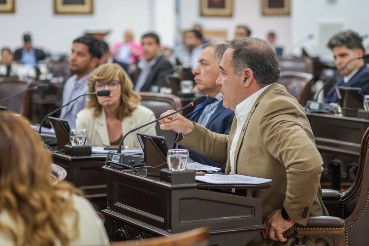 Presupuesto, Impositiva y nueva Ley del Tribunal de Cuentas: sesión clave en la Legislatura.

Renovación de autoridades y un debate con importantes definiciones.

Más info en bit.ly/4a5rXRD