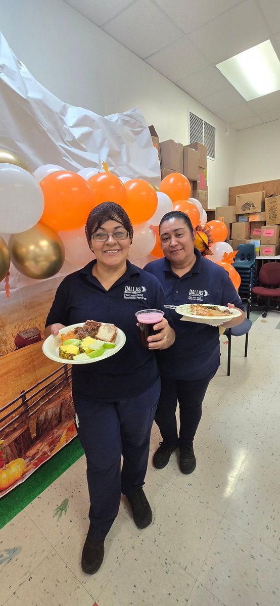 SanJacintoJets's tweet image. Grateful for our amazing staff who came together to bring us this delicious Potluck !💜
@RubyGarzaDISD 
@Region1DISD