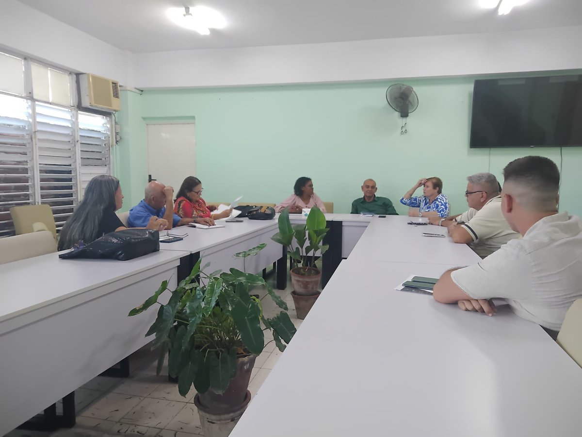 CitmaLT's tweet image. Se realiza encuentro con la Viceministra del Ministerio de Ciencia, Tecnología y Medio Ambiente con el consejo de dirección de la Delegación Territorial
#LasTunas#SíSePuede