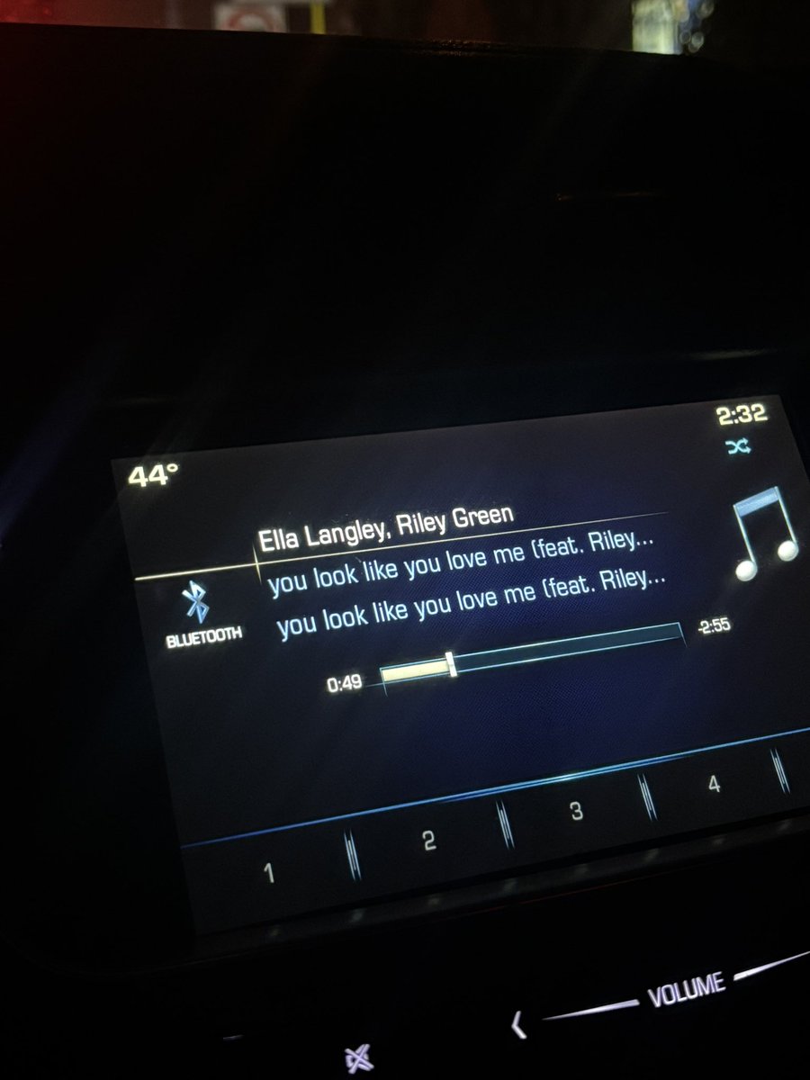 yall mind if a brown girl dabbles in some white culture tn