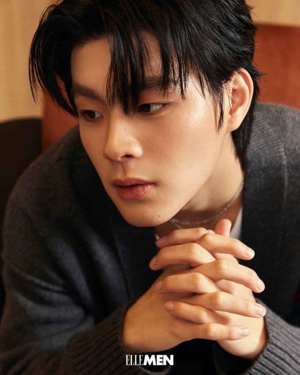 Kinn_Barcode's tweet image. BIO

&quot;Barcode&quot; Tinnasit Isarapongporn
🔹21 years old
🔹Dramas: &quot;KinnPorche&quot;, &quot;DFF&quot; and &quot;REVAMP&quot;
🔹Singer 🎶 Race Driver 🏎️
🔹#Barcodetin

&quot;Kin&quot; Thanachai Sakchaicharoenkul
🔹21 years old
🔹Dramas: &quot;Love Hurts&quot; and &quot;The Hidden Moon&quot;
🔹Singer 🎶 Hockey Player 🏒
🔹#KinThanachai