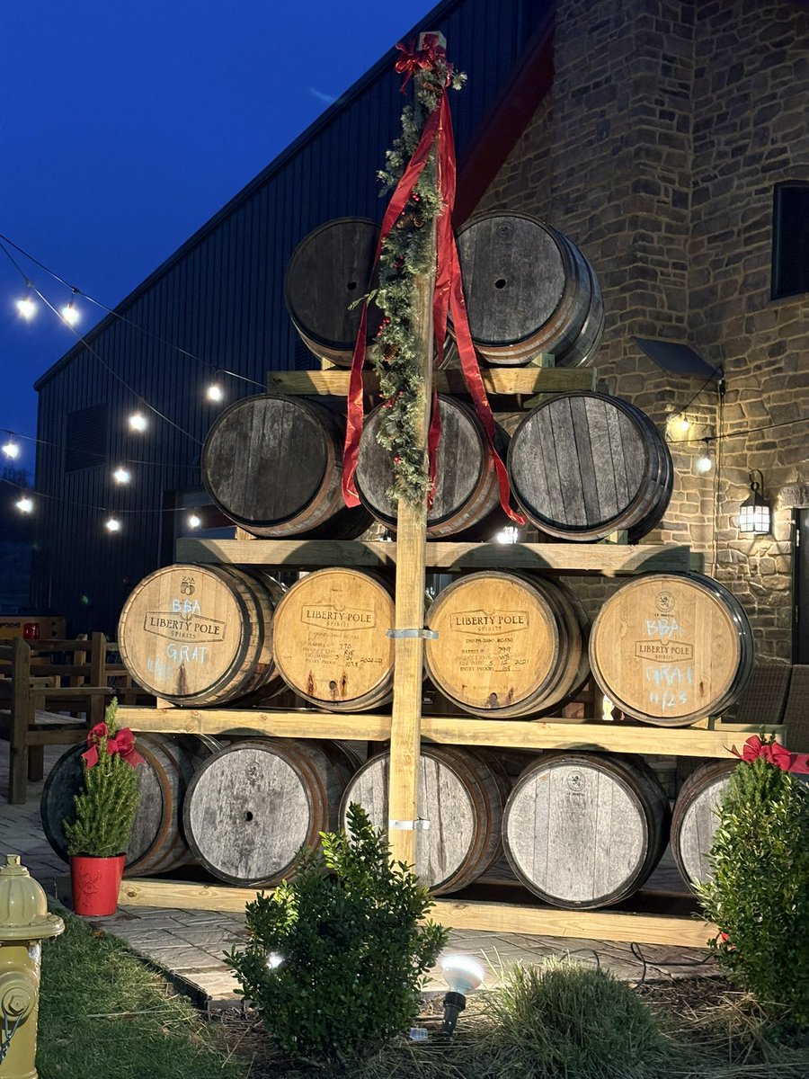 LibPoleSpirits's tweet photo. ‘Tis the season!!! #BarrelTree https://t.co/pYQDDwbTWn