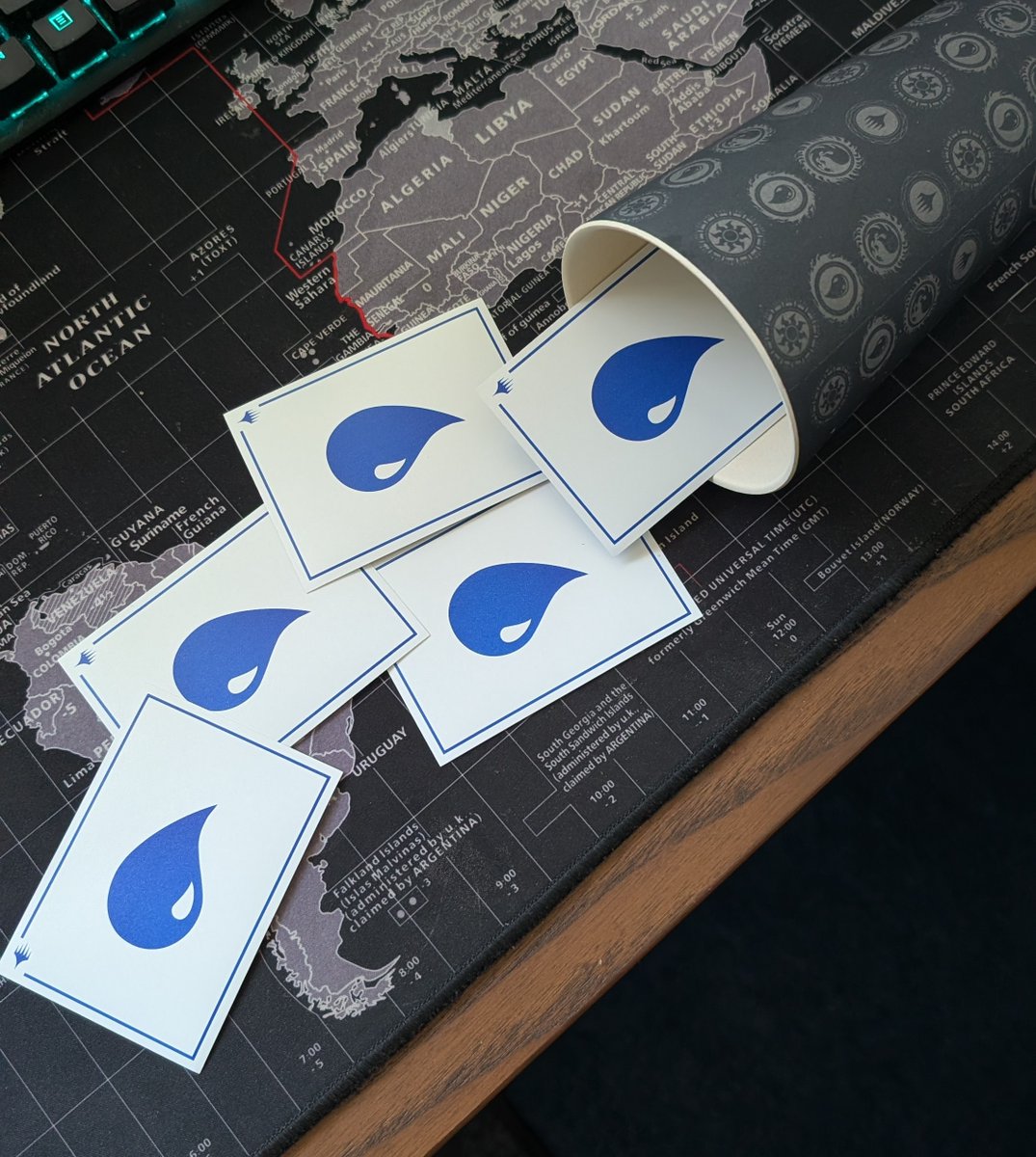cardmasternico's tweet photo. Just spilled my water... https://t.co/WVbKnx8jqV