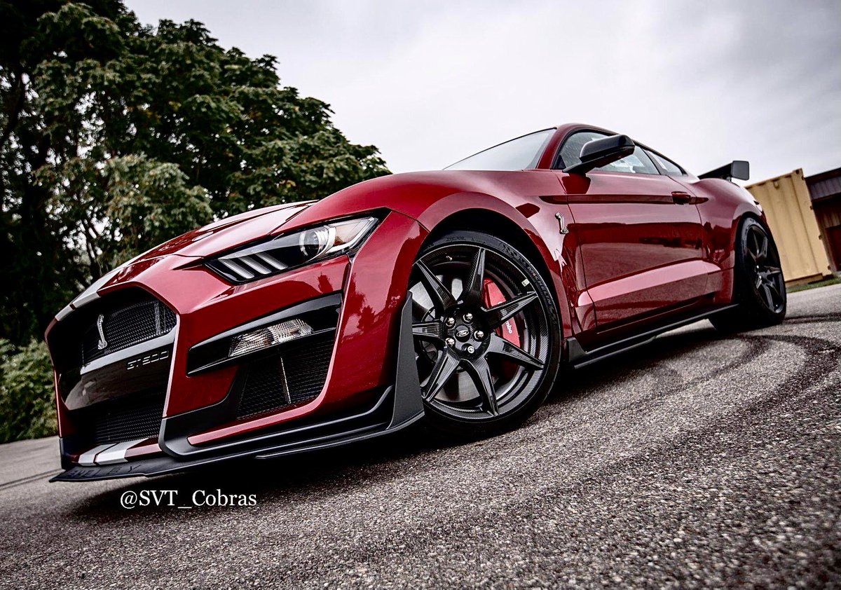 SVT_Cobras's tweet image. #FrontEndFriday | Head-turning 2021 Shelby® GT500 in sexy Rapid Red…😍
#Ford | #Shelby | #Mustang