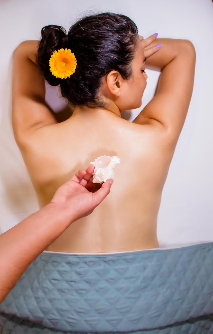 SaltwaterSpa's tweet image. Libérate del estrés y renueva tu cuerpo con el calor de las piedras calientes🔥 Un tratamiento que mejora la circulación y te deja una sensación de calma total🧖🏻‍♀️

📲Reserva al 6242371086
.
.
.
#spaday #saltwaterspa #hotstones #casadoradacabo #loscabos