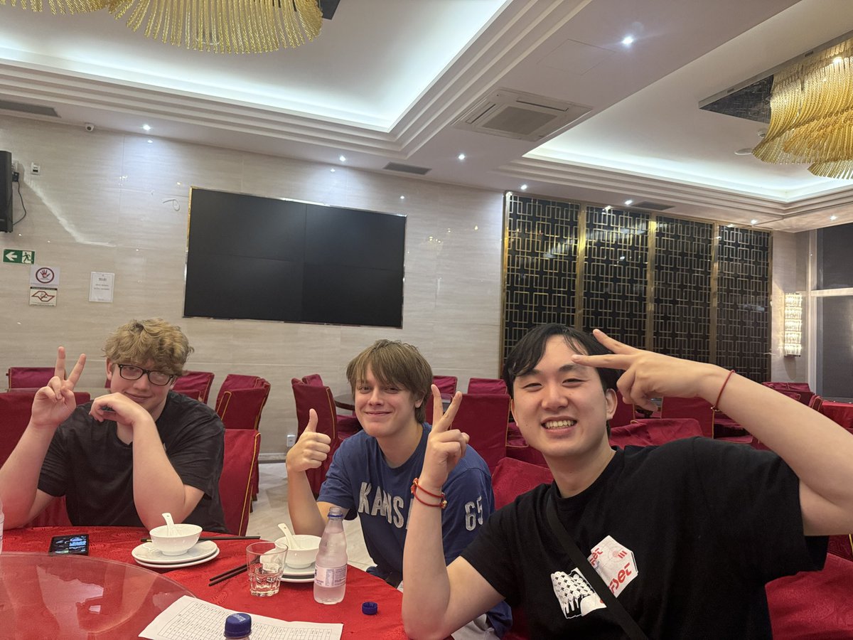 Thank you for the beijing house for reserving the whole restaurant for us to scrim tonight. <a href="/JonathanGuo_15/">Vindiesel</a> <a href="/littleluniar/">luniar</a> <a href="/JoeyUnite/">Joey</a> <a href="/Flareons_Unite/">Flareons</a>