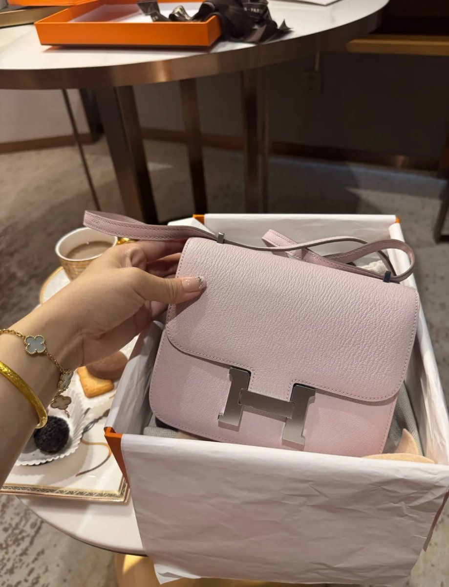 grace11440's tweet photo. A well-deserved reward elegance, grace, and a touch of Hermès 💞 https://t.co/p6fih50xv1