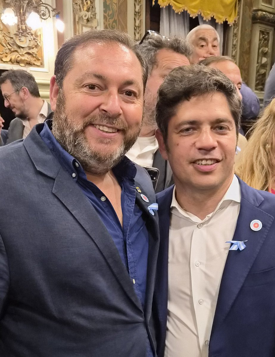 juanjo_castro's tweet photo. Acompañé al gobernador @Kicillofok y a la vicegobernadora @magariovero en el acto por el Día de la Soberanía en el Salón Dorado de Casa de Gobierno. Un día para recordar nuestra historia y reafirmar nuestro compromiso con la patria.

Viva la soberanía argentina 🇦🇷

@juanjo_castro Concejal 

#DíaDeLaSoberanía #SoberaníaArgentina #BuenosAires