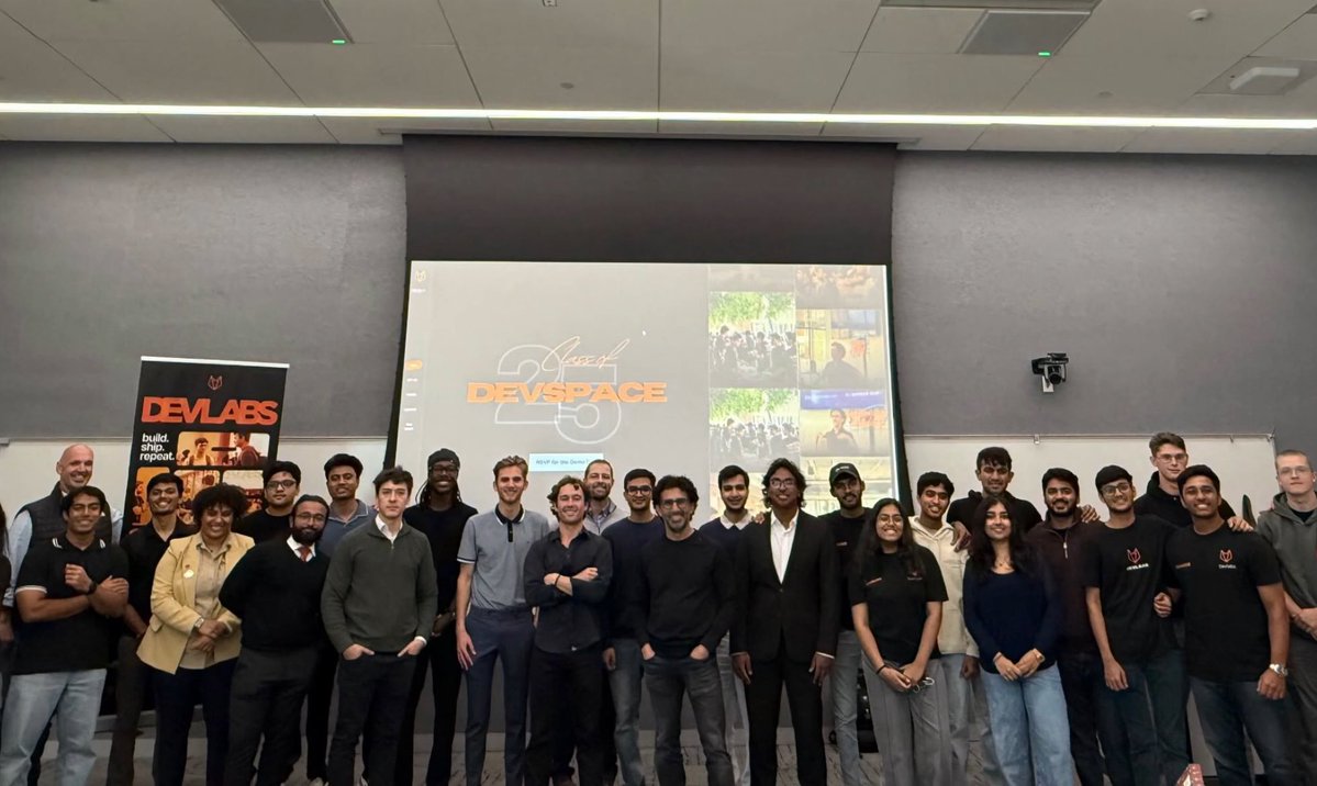 BhoomiSinghani's tweet image. Founders so good - @hamids doubled his funding from $5,000 to $10,000!

10 startups, 1 room, and every pitch felt like a launch moment.

That was DevSpace Demo Day today

That’s the @Devlabs_club energy we talk about!