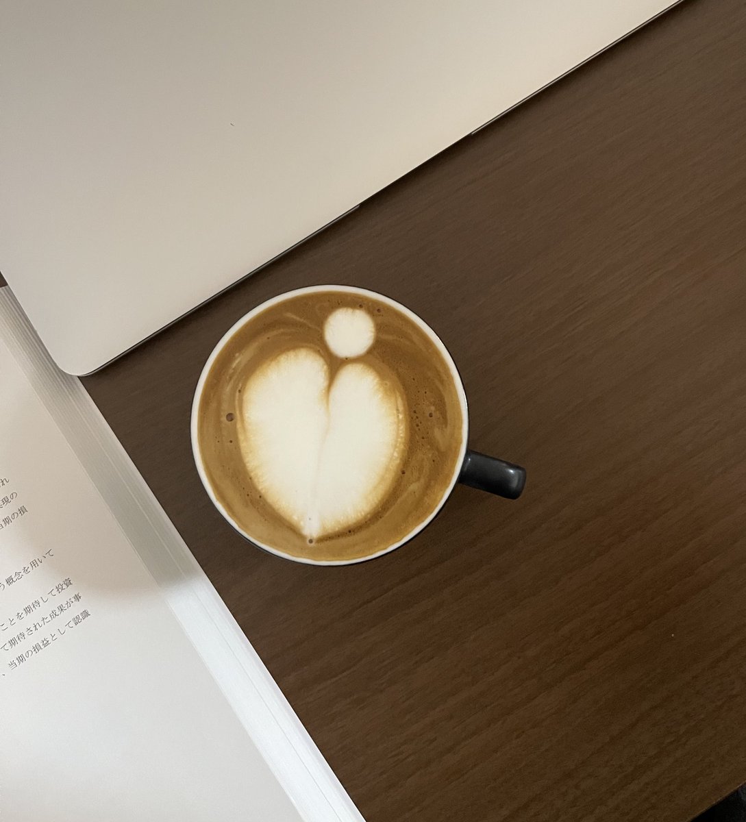 yokobdx's tweet image. きょうは休みです
理論がんばります
昨夜の景色は朝起きたら一変している
真夜中少年突撃団みたい