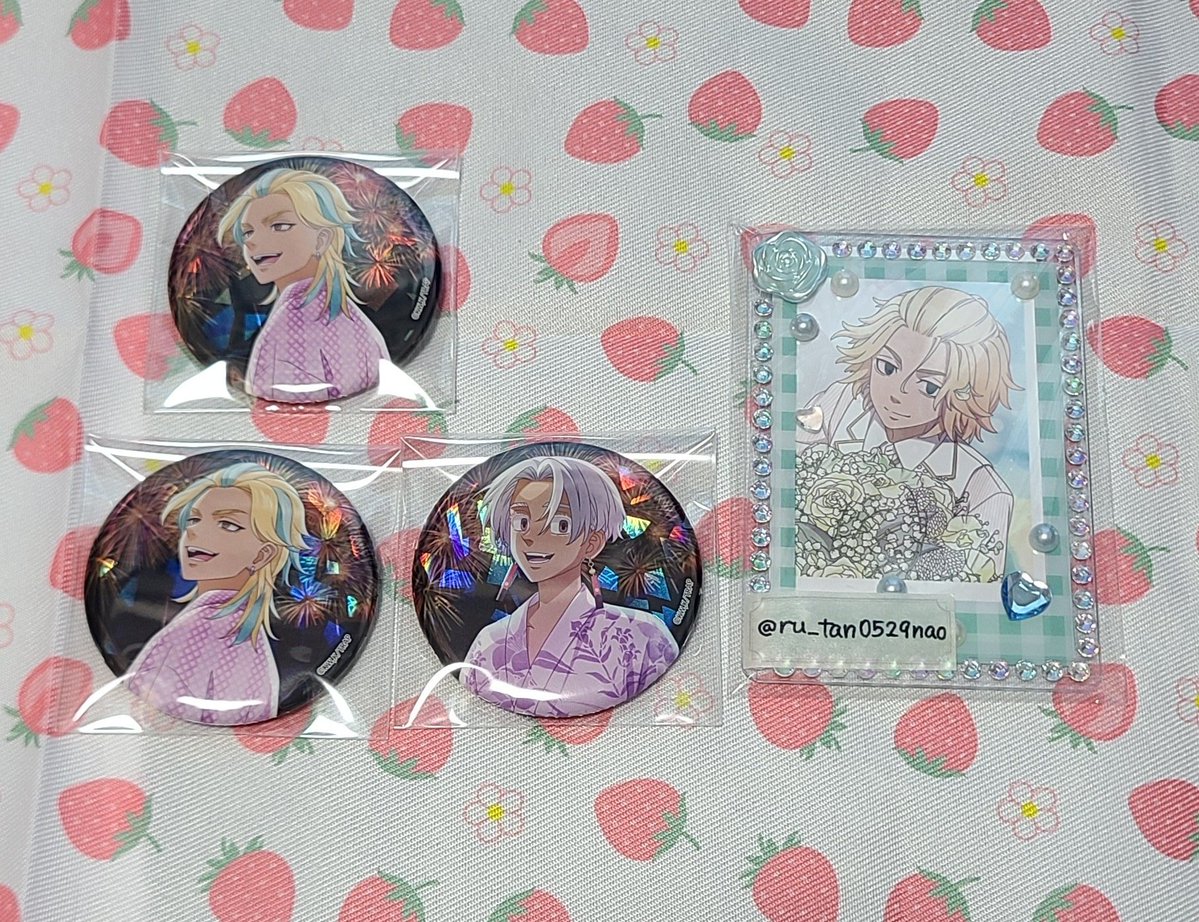 【同異種交換・譲渡】
東京リベンジャーズ 果実園 ポラショ 缶バッジ 中外 花火 

譲→花垣、場地、松野、半間、黒川、竜胆

求→佐野(同種or異種で花やしき )または定価(＋送料)

譲渡の場合キャラ毎纏めての方優先。
都内手渡し、郵送交換可能です。
検索からでもお気軽にお声掛けください🙇‍♀️→