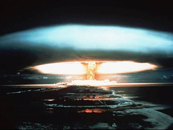 BloodFiendPowey's tweet image. To get back at her for this is decided to Nuke All of France