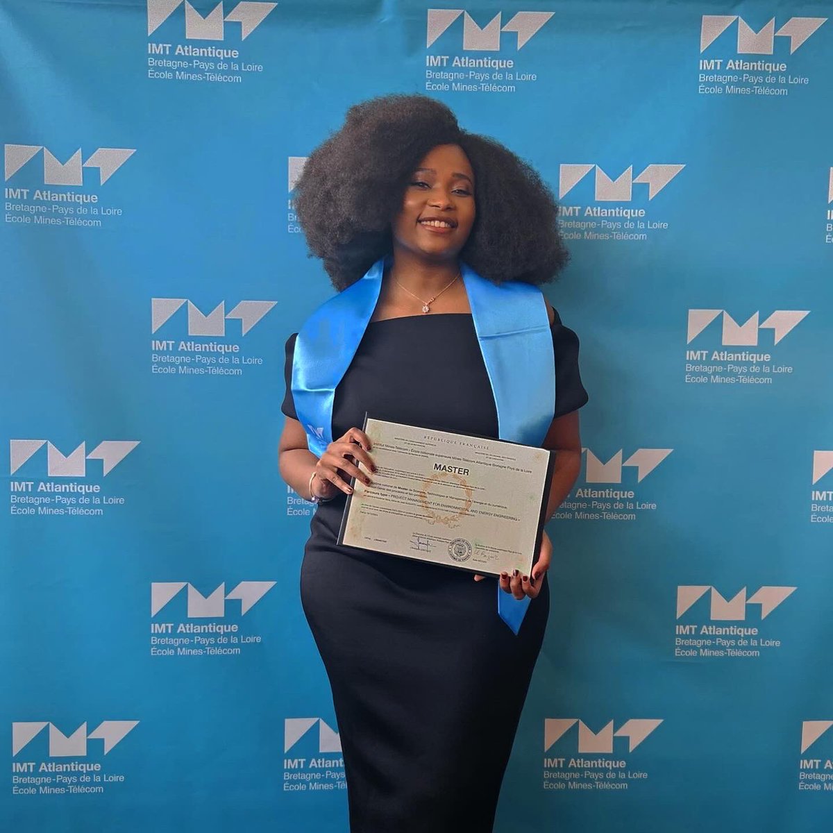 Tayraaugusto's tweet image. ‘Just look at the degree(s) on that chick’

Where my Moz girls at??