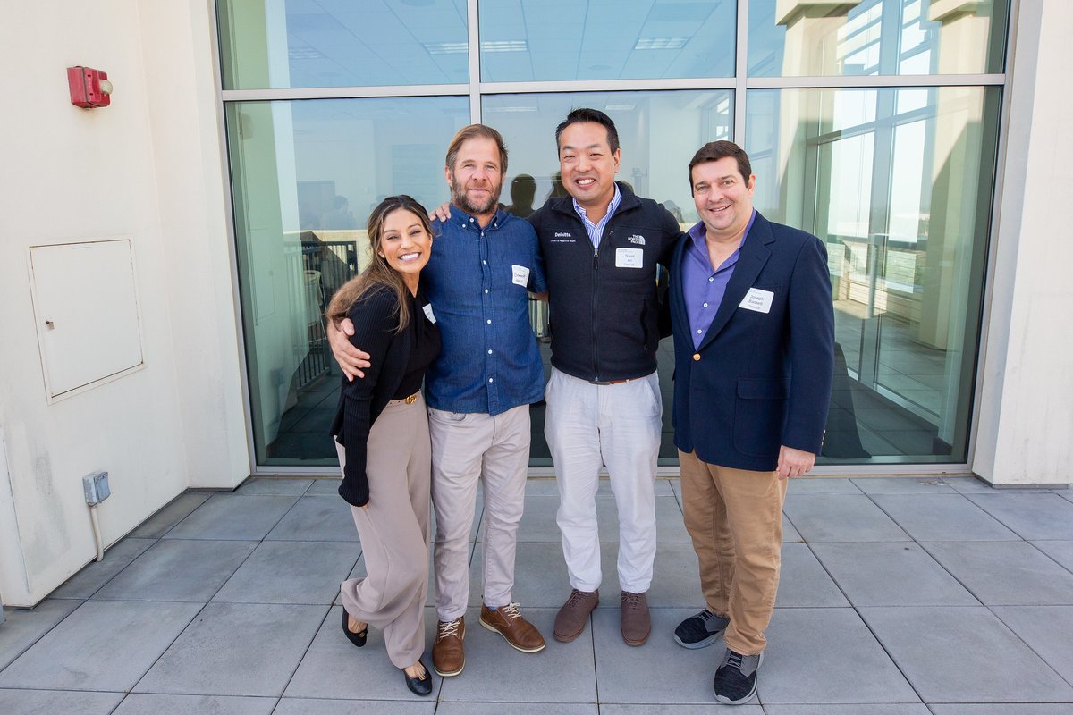 GPS_UCSD's tweet image. GPS alumni were all smiles when they returned to campus for a reunion over Homecoming weekend!  🔱

The event was a memorable celebration of the GPS community and an opportunity for alumni to reconnect with faculty members and former classmates.

Photos: ow.ly/r2m950Xva1s
