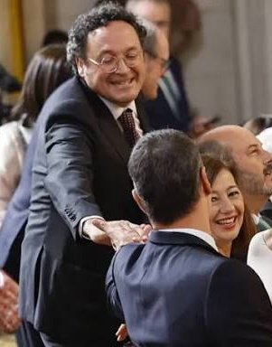 ElAguijon_'s tweet image. El Fiscal General de Pedro Sánchez filtrando la información de un particular, jugándose su sueldo de 136.196,28 € para contentar a su amo, es una de la pruebas de amor más grandes que nos ha dejado la historia de España ❤️