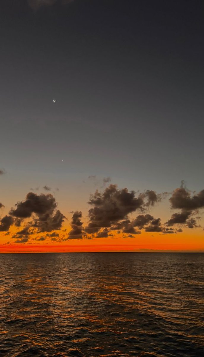 2025 (@2025pics) on Twitter photo 