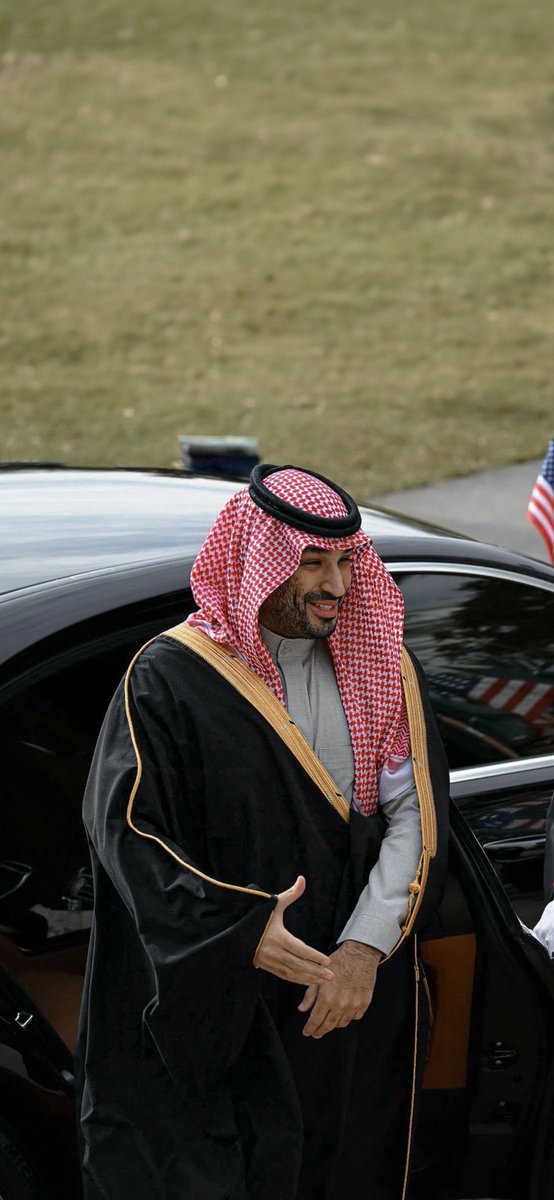 X0O0_X0O0's tweet image. اجزم انو مافي حاكم او رجل سياسي عنده هيبة في الحضور مثل ولي العهد الامير #محمد_بن_سلمان 🙅🏻‍♀️🔥