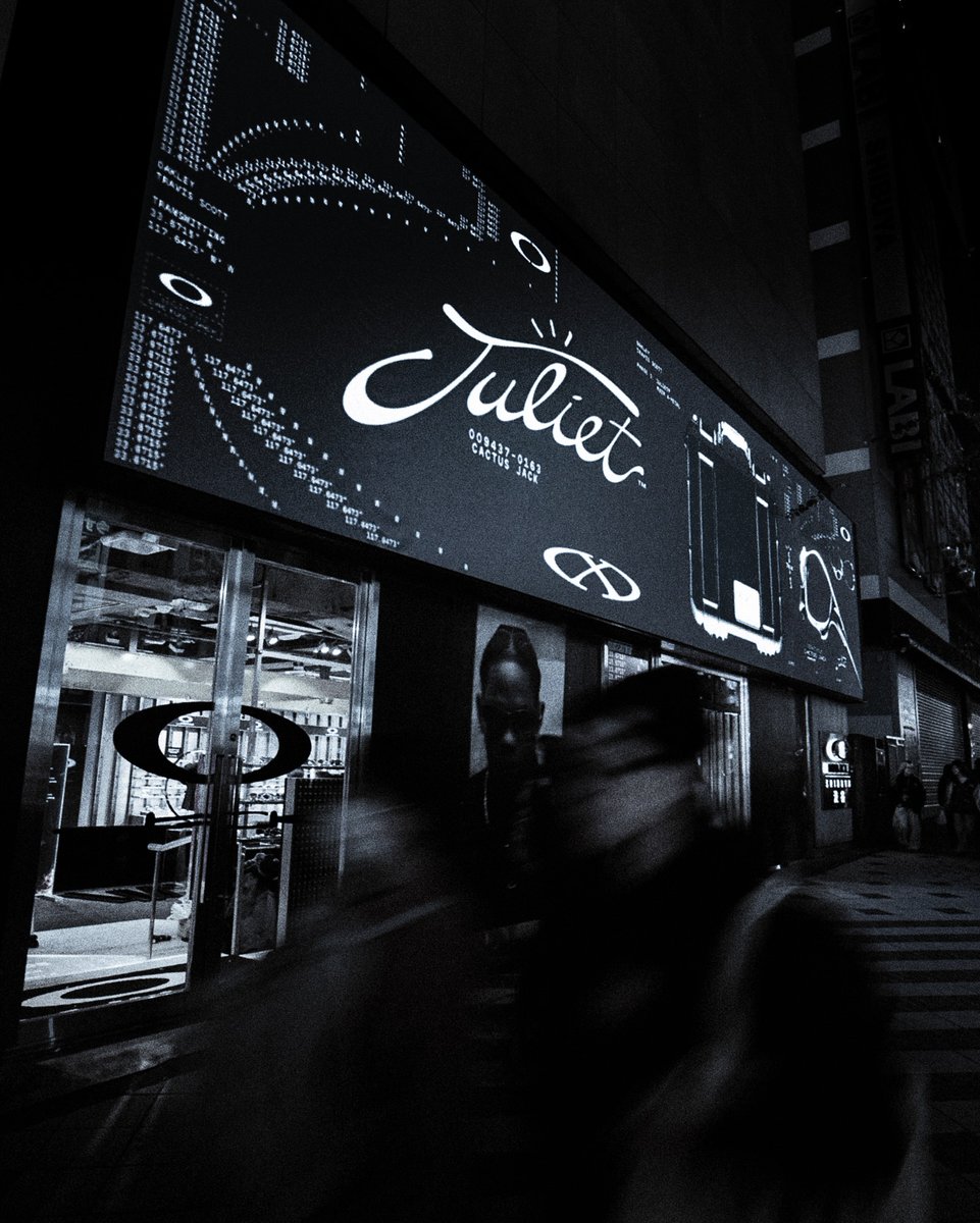 【正規品】Travis Scott×OAKLEY ポスター　全セット 468035 TRAVIS SCOTT - OAKLEY CHIEF VISIONARY | PHOTO GALLERY